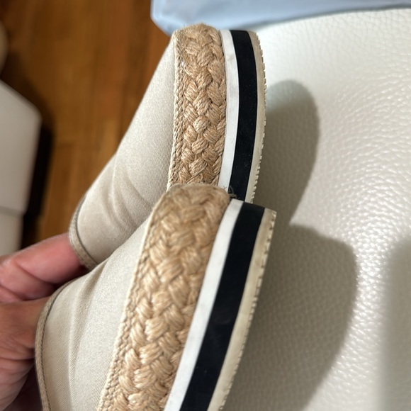 🔥 Prada shoes! Only used them once. Super clean inside and out! - Picture 7 of 16